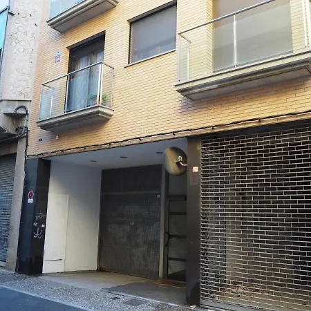 Modern A Centre, Parking Gratis Χιρόνα