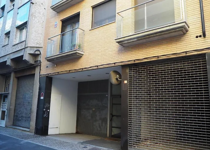 Modern A Centre, Parking Gratis Girona